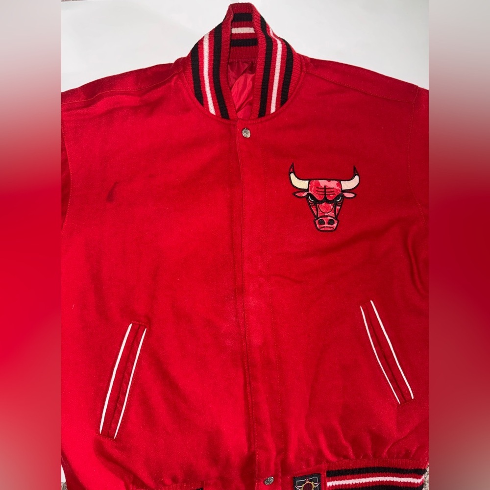 Reversible Chicago Bulls Jacket - Picture 4 of 16